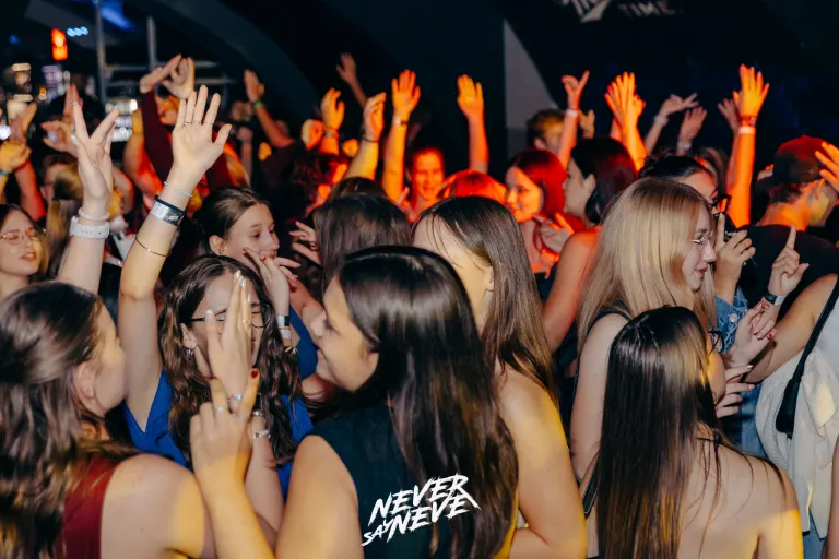 ÖSSZBULI SÁRA AFTER | 2025.09.20. SZEGED, JATE - 6. fotó