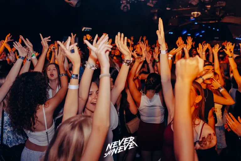 ÖSSZBULI SÁRA AFTER | 2025.09.20. SZEGED, JATE - 12. fotó