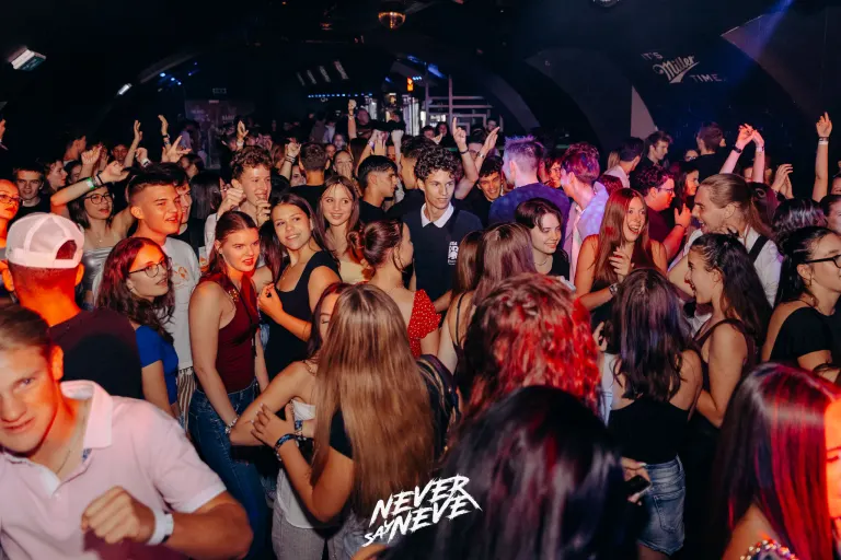 ÖSSZBULI SÁRA AFTER | 2025.09.20. SZEGED, JATE - 17. fotó