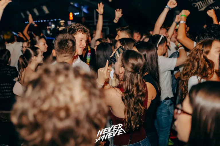 ÖSSZBULI SÁRA AFTER | 2025.09.20. SZEGED, JATE - 19. fotó