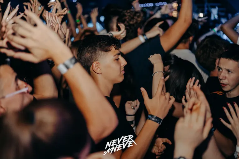 ÖSSZBULI SÁRA AFTER | 2025.09.20. SZEGED, JATE - 32. fotó