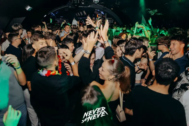 ÖSSZBULI SÁRA AFTER | 2025.09.20. SZEGED, JATE - 45. fotó
