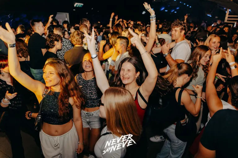 ÖSSZBULI SÁRA AFTER | 2025.09.20. SZEGED, JATE - 54. fotó