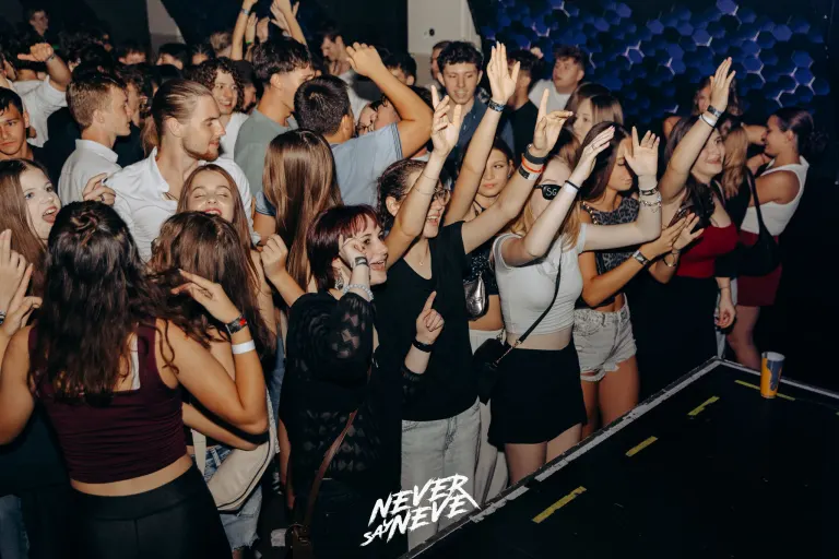 ÖSSZBULI SÁRA AFTER | 2025.09.20. SZEGED, JATE - 68. fotó