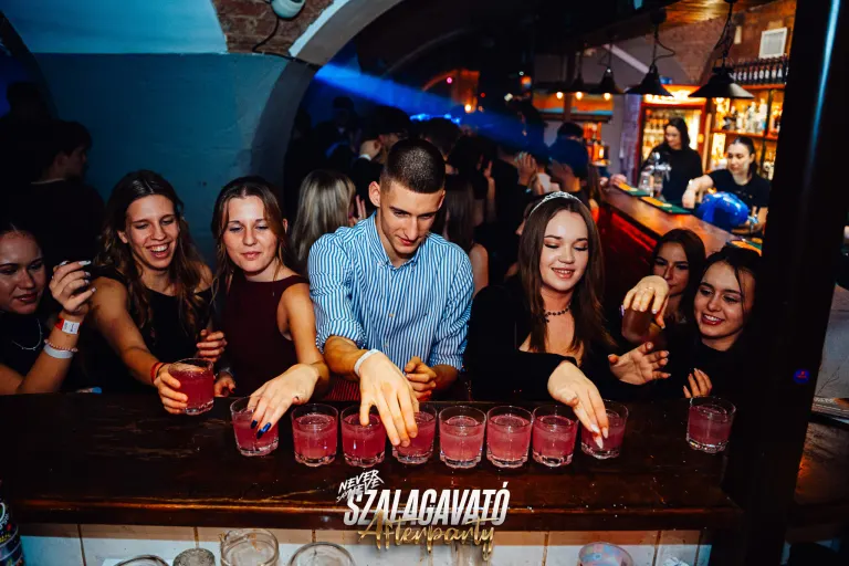 KOCH SZALAGAVATÓ AFTERPARTY | 2025.12.12. PÉCS, SÖRHÁZ - 57. fotó