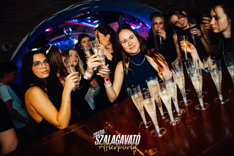 KOCH SZALAGAVATÓ AFTERPARTY | 2025.12.12. PÉCS, SÖRHÁZ - 73. fotó