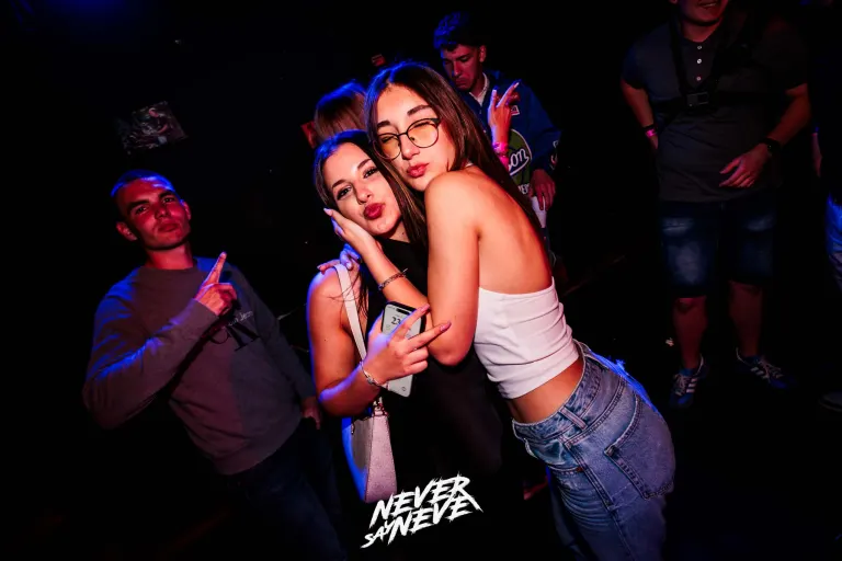 ÖSSZBULI KR*DY & V*SVÁRI | 2026.05.22. NYÍREGYHÁZA, CLUB HOLLYWOOD - 1. fotó
