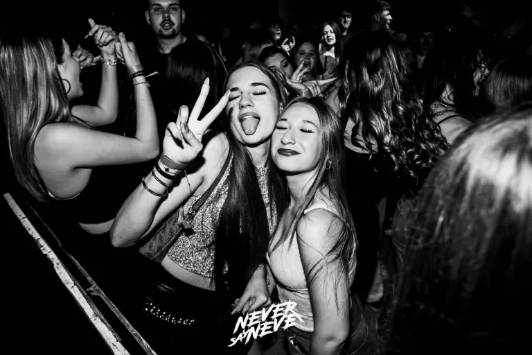 ÖSSZBULI KR*DY & V*SVÁRI | 2026.05.22. NYÍREGYHÁZA, CLUB HOLLYWOOD - 6. fotó
