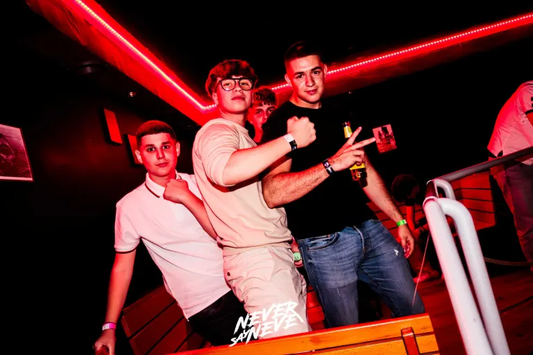 ÖSSZBULI KR*DY & V*SVÁRI | 2026.05.22. NYÍREGYHÁZA, CLUB HOLLYWOOD - 8. fotó