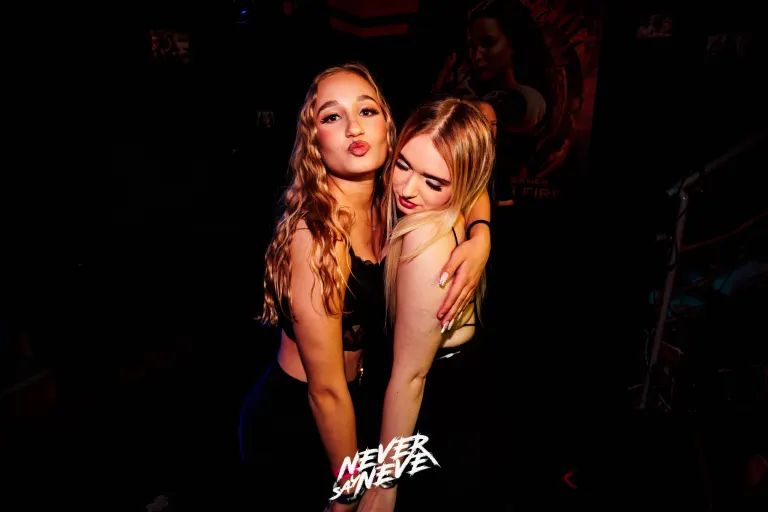 ÖSSZBULI KR*DY & V*SVÁRI | 2026.05.22. NYÍREGYHÁZA, CLUB HOLLYWOOD - 9. fotó