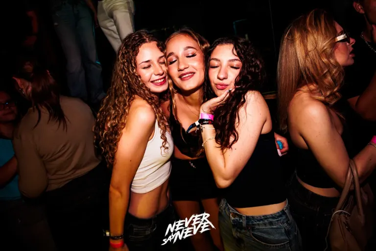 ÖSSZBULI KR*DY & V*SVÁRI | 2026.05.22. NYÍREGYHÁZA, CLUB HOLLYWOOD - 12. fotó