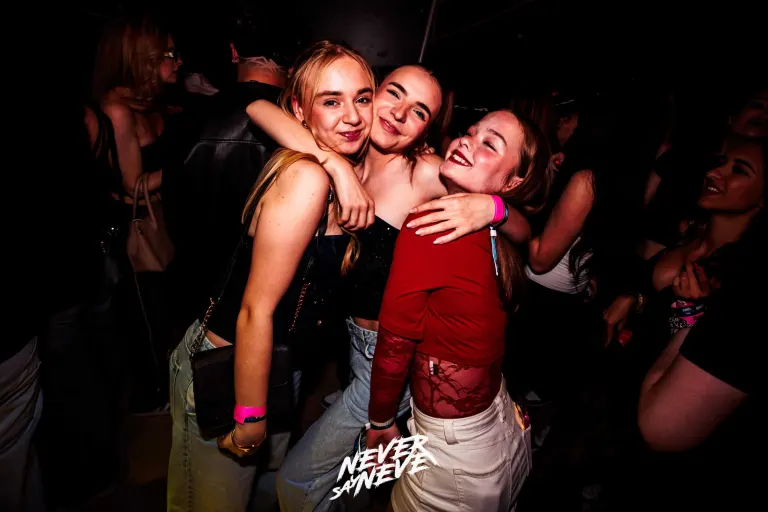 ÖSSZBULI KR*DY & V*SVÁRI | 2026.05.22. NYÍREGYHÁZA, CLUB HOLLYWOOD - 13. fotó
