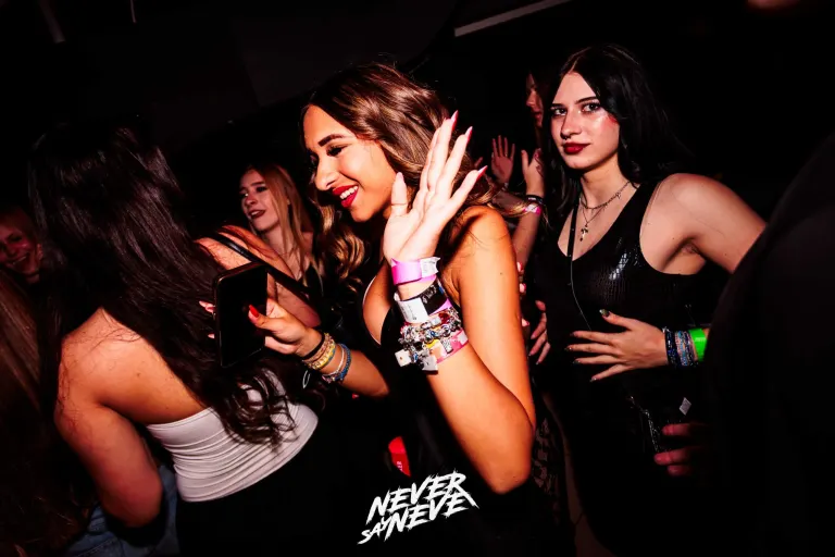 ÖSSZBULI KR*DY & V*SVÁRI | 2026.05.22. NYÍREGYHÁZA, CLUB HOLLYWOOD - 14. fotó