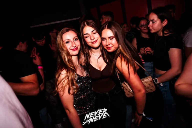 ÖSSZBULI KR*DY & V*SVÁRI | 2026.05.22. NYÍREGYHÁZA, CLUB HOLLYWOOD - 16. fotó