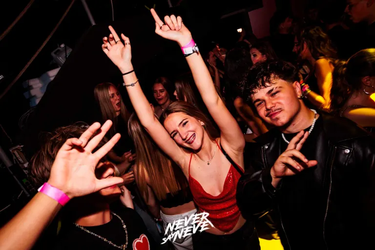 ÖSSZBULI KR*DY & V*SVÁRI | 2026.05.22. NYÍREGYHÁZA, CLUB HOLLYWOOD - 18. fotó