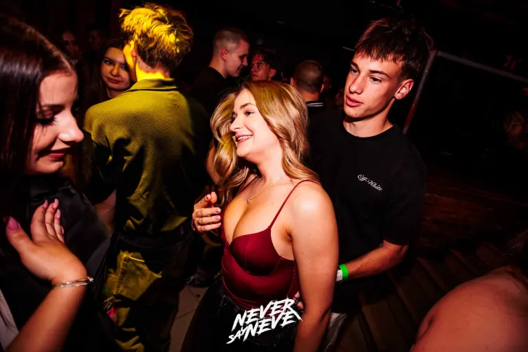 ÖSSZBULI KR*DY & V*SVÁRI | 2026.05.22. NYÍREGYHÁZA, CLUB HOLLYWOOD - 21. fotó