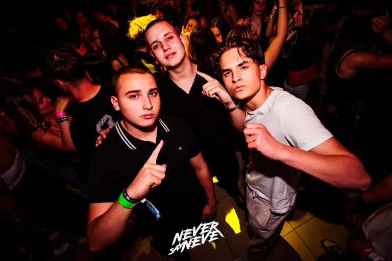 ÖSSZBULI KR*DY & V*SVÁRI | 2026.05.22. NYÍREGYHÁZA, CLUB HOLLYWOOD - 22. fotó