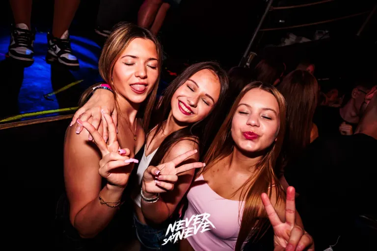 ÖSSZBULI KR*DY & V*SVÁRI | 2026.05.22. NYÍREGYHÁZA, CLUB HOLLYWOOD - 24. fotó