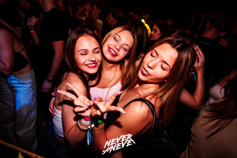 ÖSSZBULI KR*DY & V*SVÁRI | 2026.05.22. NYÍREGYHÁZA, CLUB HOLLYWOOD - 27. fotó