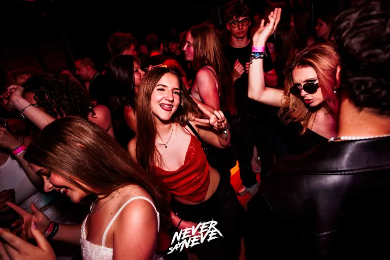 ÖSSZBULI KR*DY & V*SVÁRI | 2026.05.22. NYÍREGYHÁZA, CLUB HOLLYWOOD - 41. fotó