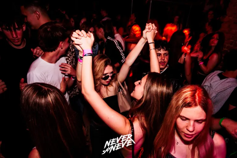 ÖSSZBULI KR*DY & V*SVÁRI | 2026.05.22. NYÍREGYHÁZA, CLUB HOLLYWOOD - 49. fotó