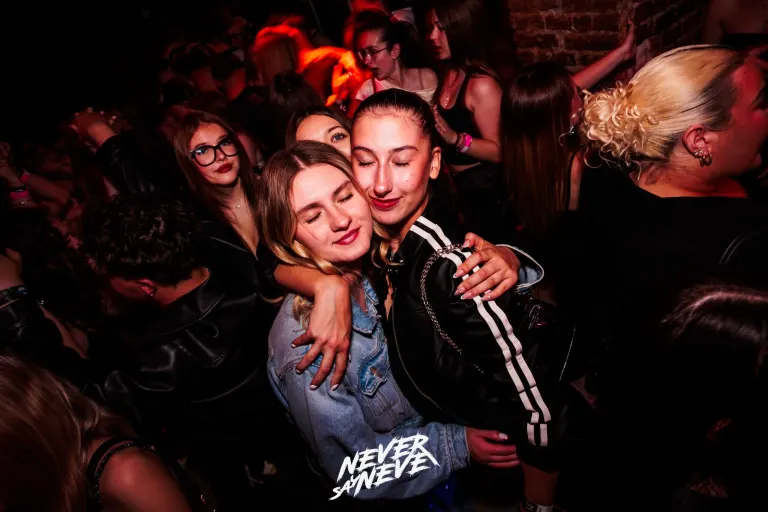 ÖSSZBULI KR*DY & V*SVÁRI | 2026.05.22. NYÍREGYHÁZA, CLUB HOLLYWOOD - 50. fotó