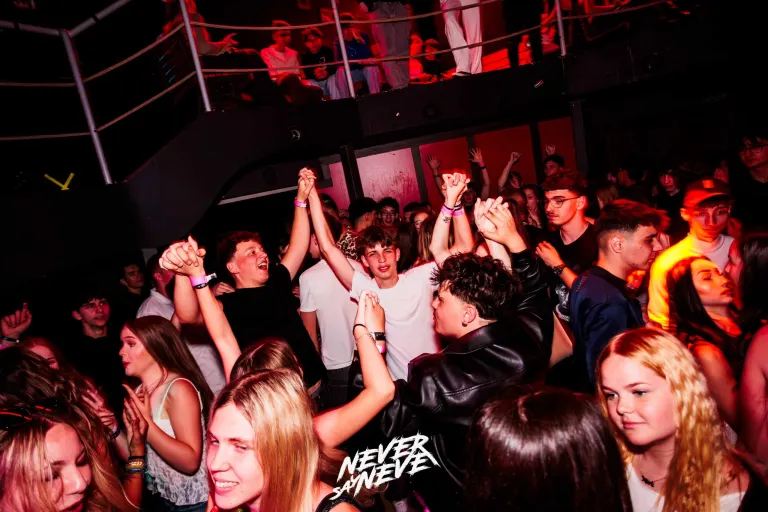 ÖSSZBULI KR*DY & V*SVÁRI | 2026.05.22. NYÍREGYHÁZA, CLUB HOLLYWOOD - 55. fotó
