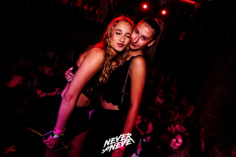 ÖSSZBULI KR*DY & V*SVÁRI | 2026.05.22. NYÍREGYHÁZA, CLUB HOLLYWOOD - 59. fotó