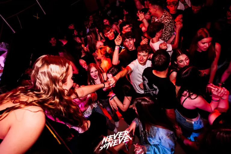 ÖSSZBULI KR*DY & V*SVÁRI | 2026.05.22. NYÍREGYHÁZA, CLUB HOLLYWOOD - 72. fotó