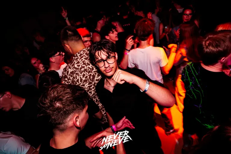 ÖSSZBULI KR*DY & V*SVÁRI | 2026.05.22. NYÍREGYHÁZA, CLUB HOLLYWOOD - 73. fotó