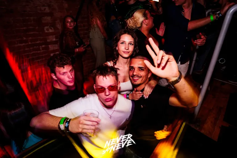 ÖSSZBULI KR*DY & V*SVÁRI | 2026.05.22. NYÍREGYHÁZA, CLUB HOLLYWOOD - 86. fotó