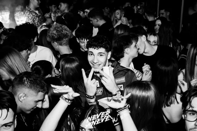 ÖSSZBULI KR*DY & V*SVÁRI | 2026.05.22. NYÍREGYHÁZA, CLUB HOLLYWOOD - 91. fotó