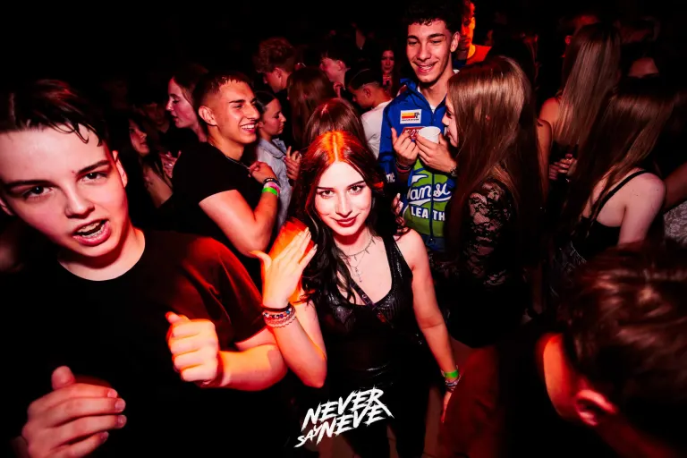 ÖSSZBULI KR*DY & V*SVÁRI | 2026.05.22. NYÍREGYHÁZA, CLUB HOLLYWOOD - 92. fotó