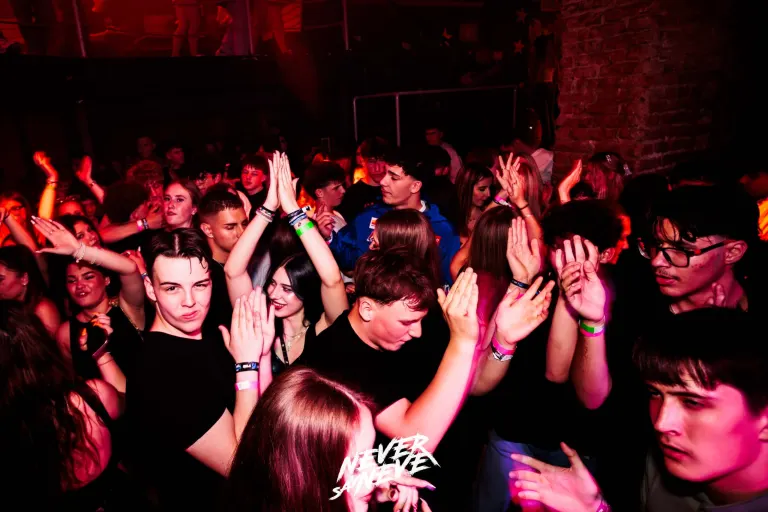 ÖSSZBULI KR*DY & V*SVÁRI | 2026.05.22. NYÍREGYHÁZA, CLUB HOLLYWOOD - 94. fotó