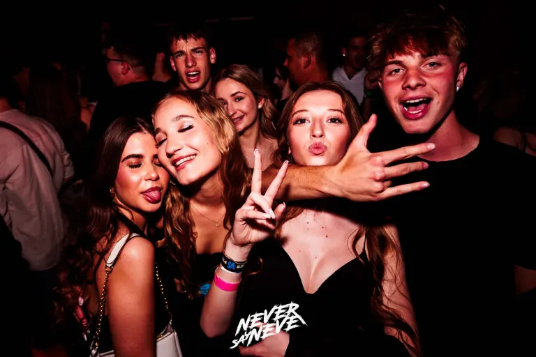 ÖSSZBULI KR*DY & V*SVÁRI | 2026.05.22. NYÍREGYHÁZA, CLUB HOLLYWOOD - 98. fotó