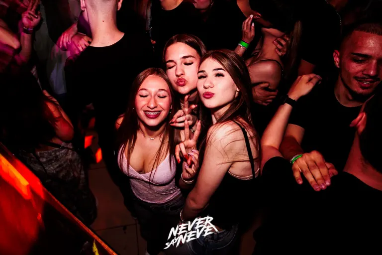 ÖSSZBULI KR*DY & V*SVÁRI | 2026.05.22. NYÍREGYHÁZA, CLUB HOLLYWOOD - 101. fotó