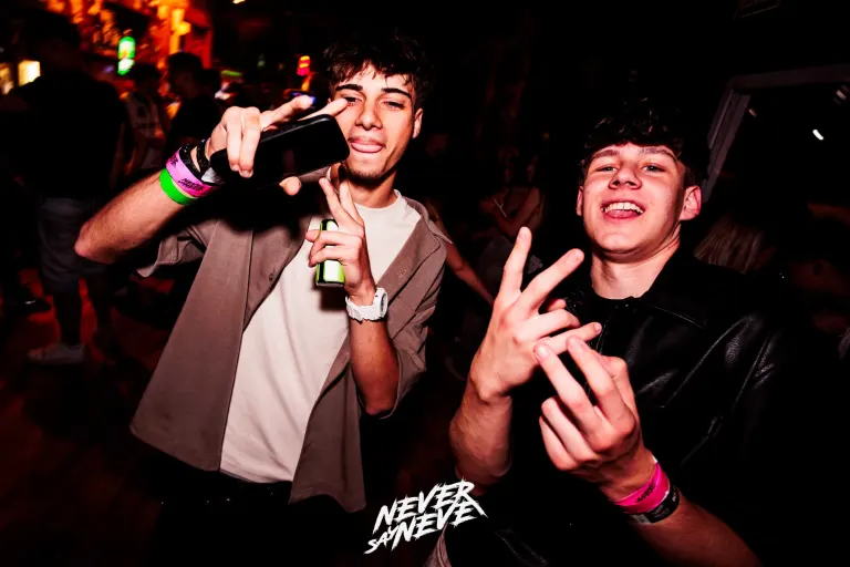ÖSSZBULI KR*DY & V*SVÁRI | 2026.05.22. NYÍREGYHÁZA, CLUB HOLLYWOOD - 102. fotó